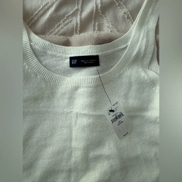 NWT GAP CashSoft Cropped Tank Top SP - Picture 6 of 7